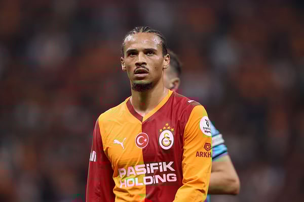 世界杯FIFA体育新闻:2025年夏天,勒罗伊·萨内加盟加拉塔萨雷。/ Ahmad Mora/Getty Images