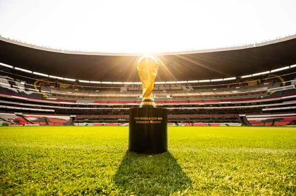 世界杯FIFA体育新闻：今年夏天，世界杯冠军奖杯将再次易主。/ Manuel Velasquez-FIFA/FIFA/Getty Images