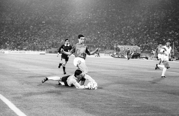 世界杯FIFA体育新闻：托尼·梅奥拉对阵意大利 1990 年世界杯