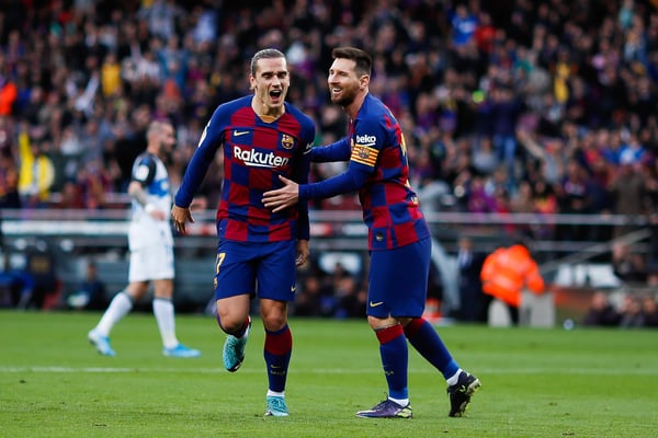 世界杯FIFA体育新闻:格列兹曼(左)或将加盟美国职业足球大联盟,与梅西(右)并肩作战。/ Eric Alonso/MB Media/Getty Images