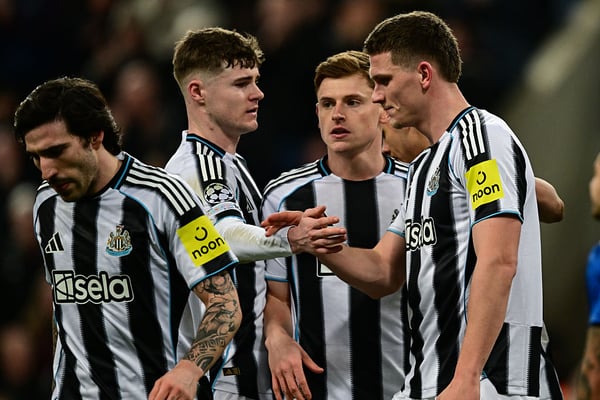 世界杯FIFA体育新闻：纽卡斯尔联队在2025年结束了长达数年的冠军荒。/ Serena Taylor/纽卡斯尔联队/Getty Images