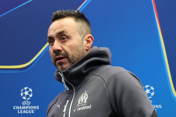 世界杯FIFA体育新闻:罗伯托·德泽尔比正在转会市场上。 / KURT DESPLENTER/比利时/法新社/盖蒂图片社