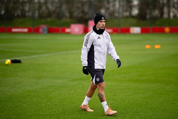 世界杯FIFA体育新闻:马丁内斯不会急于复出。/ Ash Donelon/曼联/Getty Images