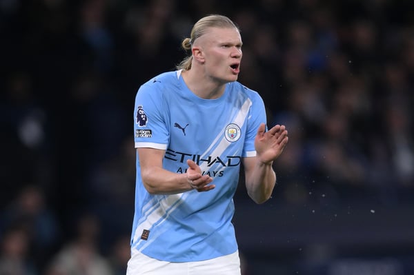 世界杯FIFA体育新闻:埃尔林·哈兰德是皇家马德里的引援目标。/ MB Media/Getty Images