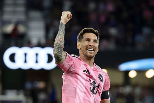 世界杯FIFA体育新闻:莱昂内尔·梅西可能即将迎来另一位超级巨星队友。/ Leonardo Fernandez/MLS/Getty Images