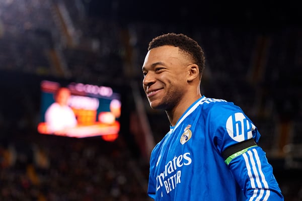 世界杯FIFA体育新闻：基利安·姆巴佩即将重返球场。 /大卫阿利亚加/NurPhoto/Getty Images