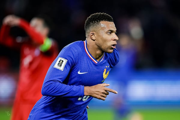 世界杯FIFA体育新闻：基利安·姆巴佩将带领法国队征战2026年世界杯。/ Antonio Borga/Eurasia Sport Images/Getty Images