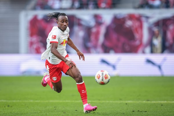 世界杯FIFA体育新闻:扬·迪奥曼德在英国也有不少仰慕者。/ Ronny HARTMANN/AFP/Getty Images