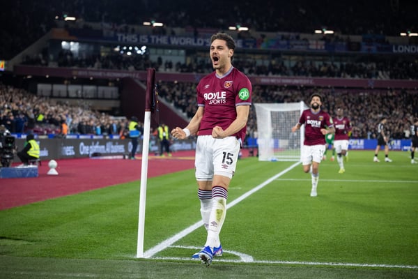 世界杯FIFA体育新闻：或许这是康斯坦丁诺斯·马夫罗帕诺斯打进的足以决定赛季走向的进球。/ 西汉姆联足球俱乐部/Getty Images