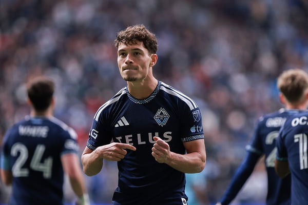 世界杯FIFA体育新闻：塞巴斯蒂安·贝尔哈特正努力争取在毛里西奥·波切蒂诺的教练组中脱颖而出。/ Elizabeth Ruiz Ruiz/Getty Images