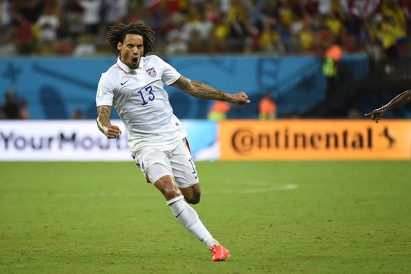 世界杯FIFA体育新闻：2014年杰梅因·琼斯身穿这套球衣攻破葡萄牙球门的那粒进球堪称经典瞬间。/ ODD ANDERSEN/AFP/Getty Images