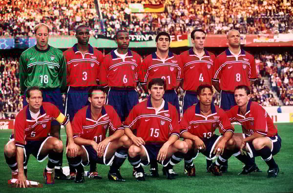世界杯FIFA体育新闻：美国男足参加了1998年在法国举行的世界杯。/ Mark Sandten/Bongarts/Getty Images