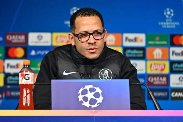 世界杯FIFA体育新闻：利亚姆·罗尼奥尔必须回答有关费尔南德斯的问题。 /费德里科·佩斯特里尼/欧亚体育图片/盖蒂图片社