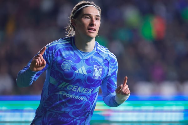 世界杯FIFA体育新闻：马塞洛·弗洛雷斯即将迎来他在加拿大男足国家队的首秀。/ Luis Cano Jam Media/Getty Images