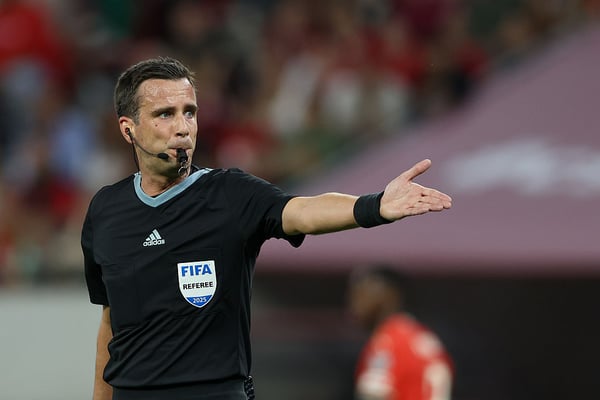 世界杯FIFA体育新闻：2026年世界杯对官员制定了新的规定。/ Grzegorz Wajda/SOPA Images/LightRocket/Getty Images。
