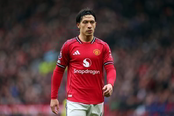 世界杯FIFA体育新闻：利桑德罗·马丁内斯是曼联目前伤病名单上的几名球员之一。/ Marc Atkins/Getty Images