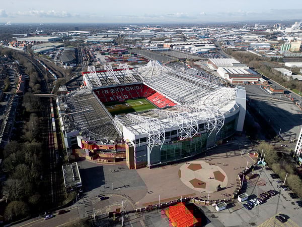 世界杯FIFA体育新闻：老特拉福德球场自1910年以来就一直矗立在那里。/ Oli SCARFF/AFP/Getty Images