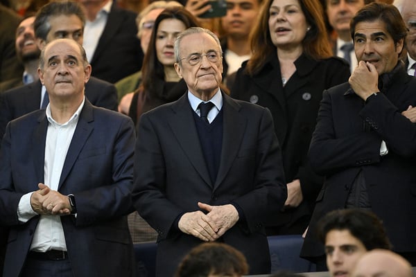 世界杯FIFA体育新闻：皇马或许会把重磅引援留给切尔西中场球员。/ Burak Akbulut/Anadolu/Getty Images