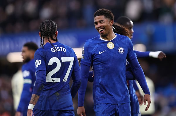 世界杯FIFA体育新闻:切尔西后防线遭遇伤病困扰。/ 克里斯·李/切尔西足球俱乐部/切尔西足球俱乐部/盖蒂图片社。