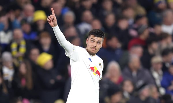 世界杯FIFA体育新闻:利兹联队的乔尔·皮罗