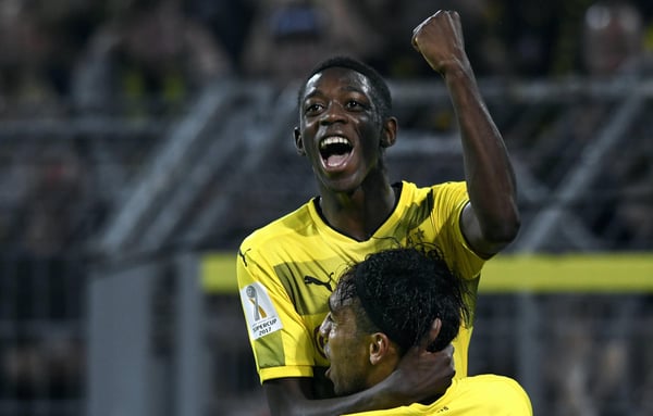 世界杯FIFA体育新闻：Fussball Bundesliga Deutschland Herren Saison 2017 2018 Supercup Signal Iduna Park 多特蒙德 B