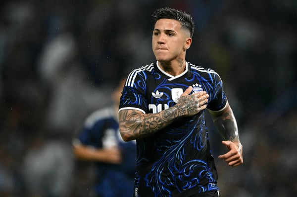 世界杯FIFA体育新闻：恩佐·费尔南德斯庆祝对阵毛里塔尼亚