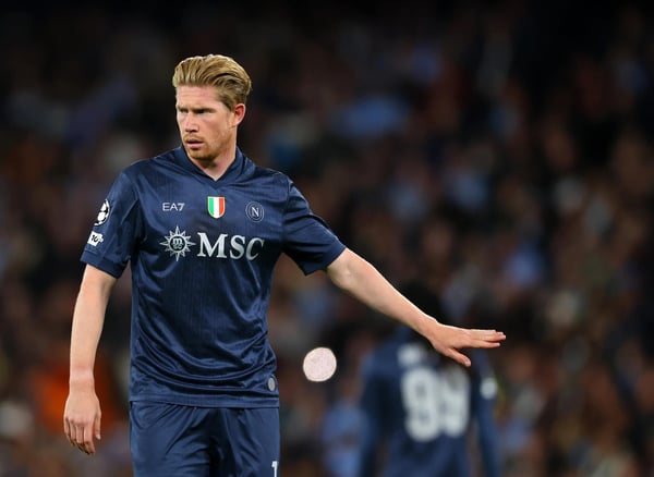 世界杯FIFA体育新闻：凯文·德布劳内效力于那不勒斯