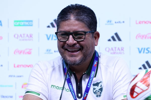 世界杯FIFA体育新闻：奥斯卡·维勒加斯，玻利维亚教练