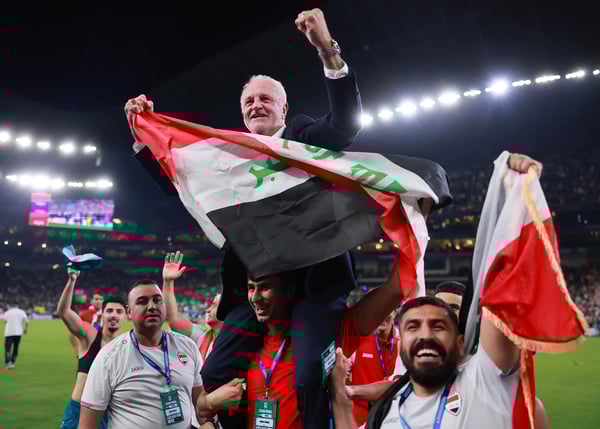 世界杯FIFA体育新闻：格雷厄姆·阿诺德庆祝伊拉克在国际足联附加赛中获胜