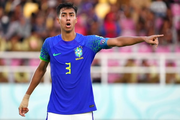 世界杯FIFA体育新闻：2023年11月20日，巴西球员维托·雷斯在国际足联U-17世界杯上。