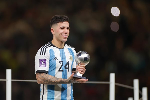 世界杯FIFA体育新闻：恩佐·费尔南德斯 年轻球员