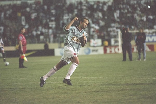 世界杯FIFA体育新闻：1997年，多米尼克·金尼尔与圣何塞冲突队