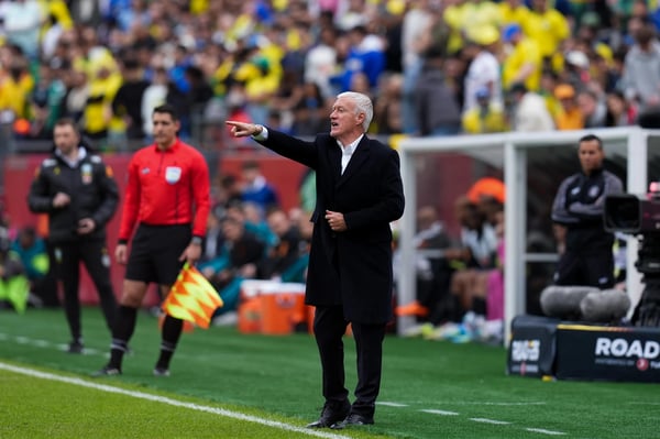 世界杯FIFA体育新闻：法国队主教练迪迪埃·德尚对阵巴西队