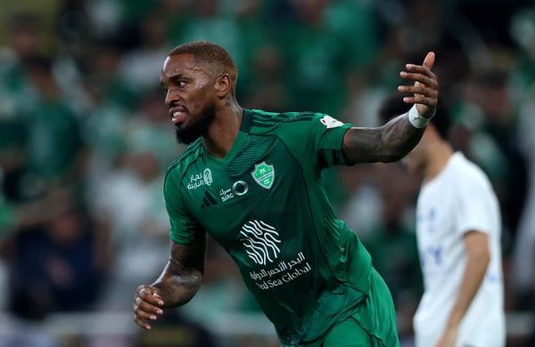 世界杯FIFA体育新闻:伊万·托尼庆祝为阿尔阿赫利攻入一球,对手是阿尔希拉尔