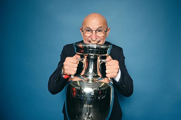 世界杯FIFA体育新闻：2162083246