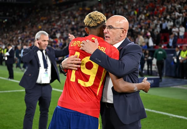 世界杯FIFA体育新闻:西班牙拉明·亚马尔