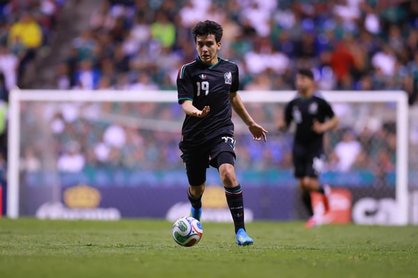 世界杯FIFA体育新闻：吉尔伯托·莫拉在对阵加纳的比赛中