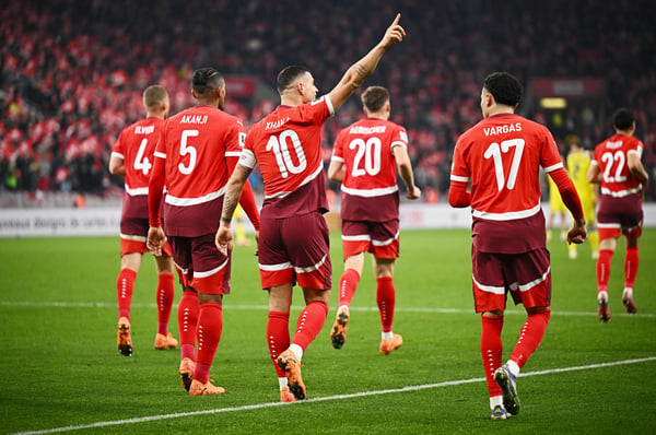 世界杯FIFA体育新闻：格拉尼特·扎卡为瑞士队进球后向看台做出手势