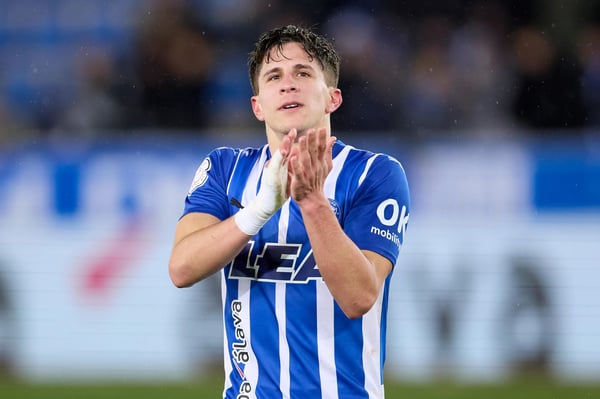 世界杯FIFA体育新闻:朱利亚诺·西蒙尼与阿拉维斯队