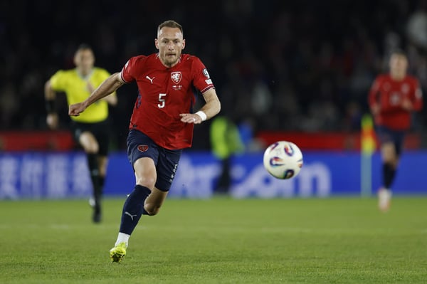 世界杯FIFA体育新闻:3 - 库法尔