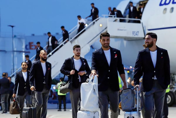 世界杯FIFA体育新闻:包括中场球员阿里雷扎·贾汉巴赫什在内的伊朗国家足球队成员抵达墨西哥