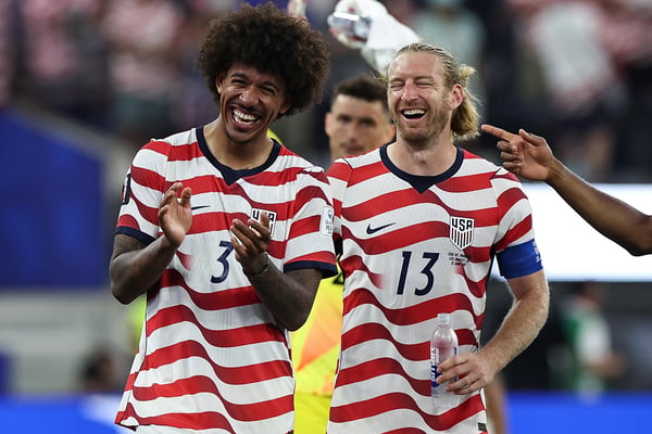 世界杯FIFA体育新闻:蒂姆·里姆 克里斯·理查兹