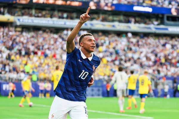 世界杯FIFA体育新闻：2026年国际足联世界杯 - 32强赛 - 法国对阵瑞典