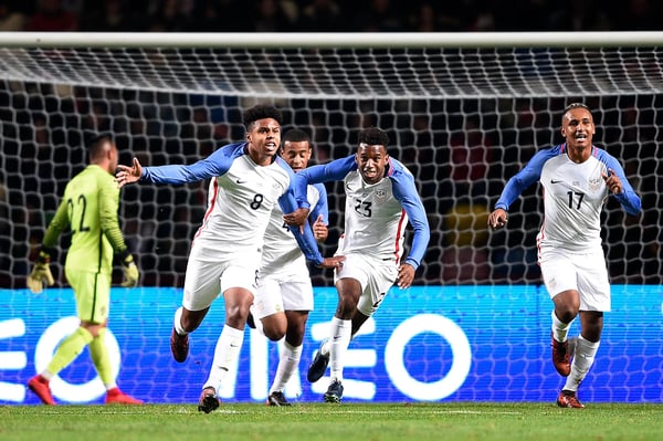 世界杯FIFA体育新闻:韦斯顿·麦卡尼在2017年对阵葡萄牙的比赛中庆祝