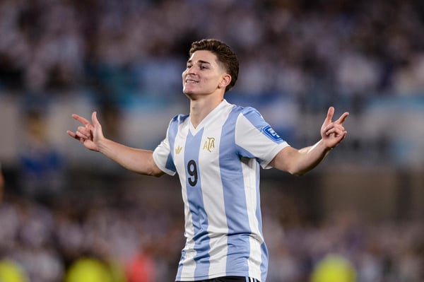 世界杯FIFA体育新闻:朱利安·阿尔瓦雷斯,阿根廷足球界的蜘蛛侠