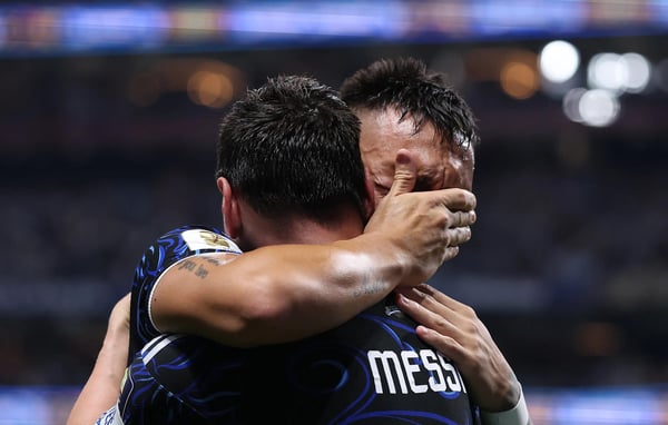 世界杯FIFA体育新闻:英格兰对阵阿根廷:半决赛 - 2026年国际足联世界杯