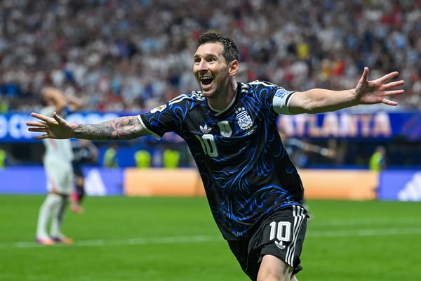 世界杯FIFA体育新闻:英格兰对阵阿根廷:半决赛 - 2026年国际足联世界杯
