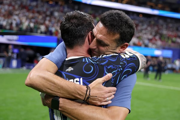 世界杯FIFA体育新闻:英格兰对阵阿根廷:半决赛 - 2026年国际足联世界杯
