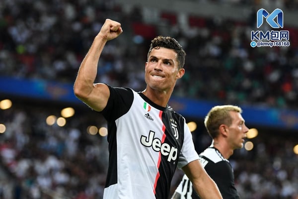 世界杯FIFA体育新闻:克里斯蒂亚诺·罗纳尔多在这份榜单上出现了两次。/ Thananuwat Srirasant/Getty Images