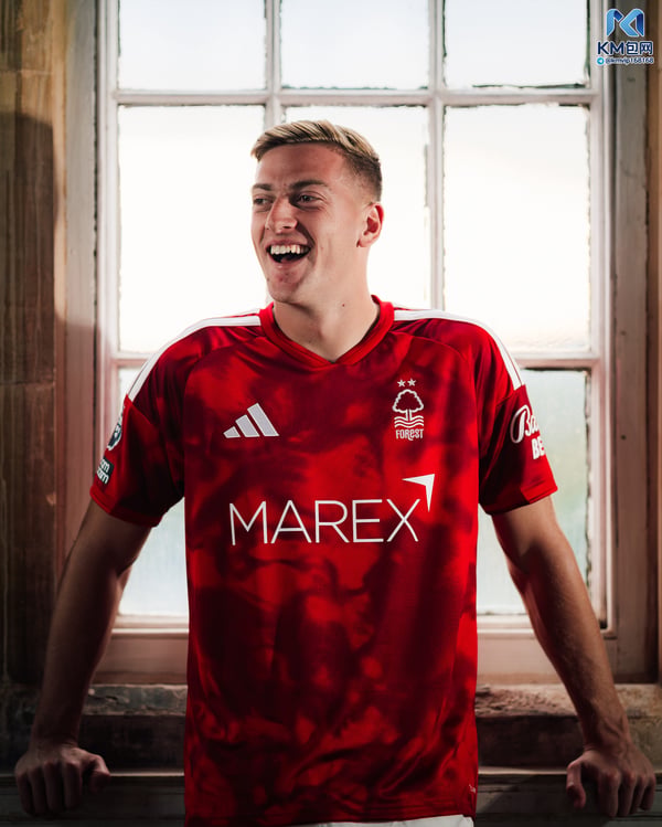 世界杯FIFA体育新闻:利亚姆·德拉普在切尔西度过了一段不愉快的时光。/ X/NFFC
